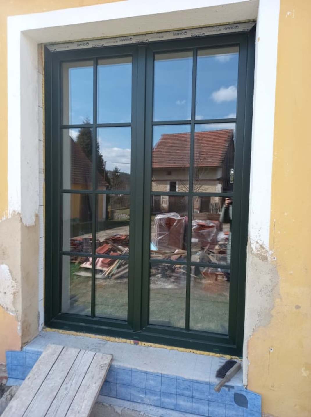 RAL 6009 Tannengrün, nalepovací příčky s duplexem